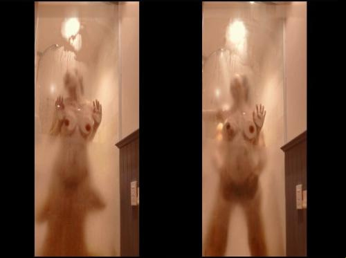 Berfoto dengan saya di kamar mandi